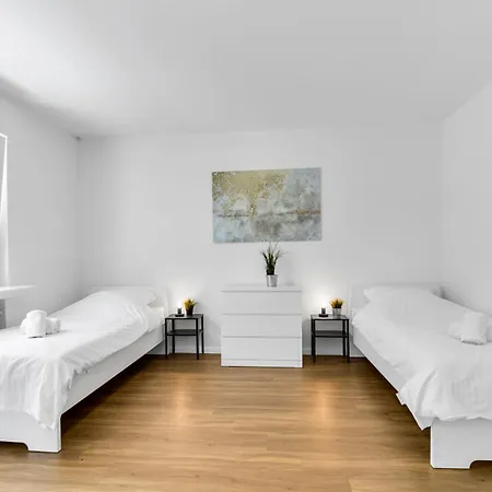 Business Mit 1-2 Schlafzimmern In Apartment *