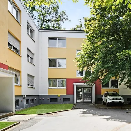 Business Mit 1-2 Schlafzimmern In Apartment *